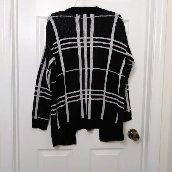 Soft Large Black White Cardigan Sweater - Picture 9 of 15